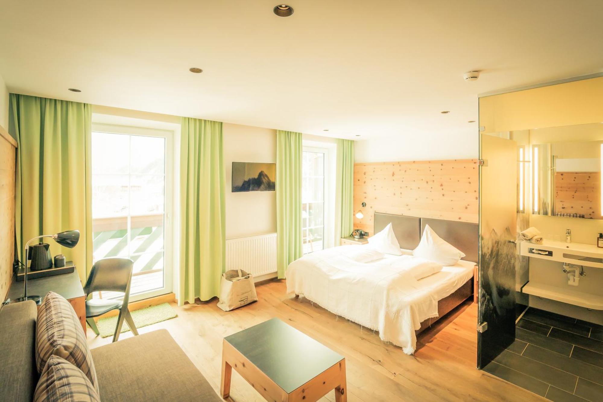 Posthotel Lechtal, Arlberg ホルツガウ エクステリア 写真