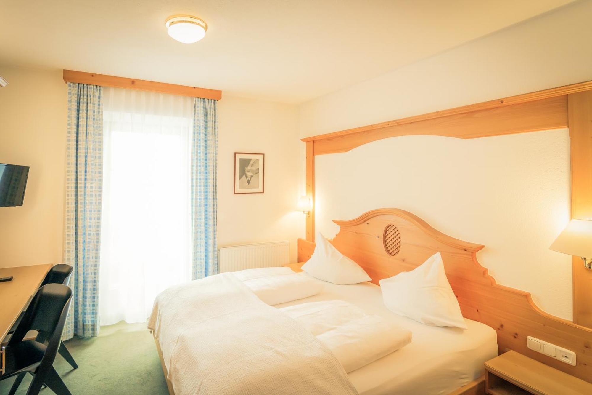 Posthotel Lechtal, Arlberg ホルツガウ エクステリア 写真
