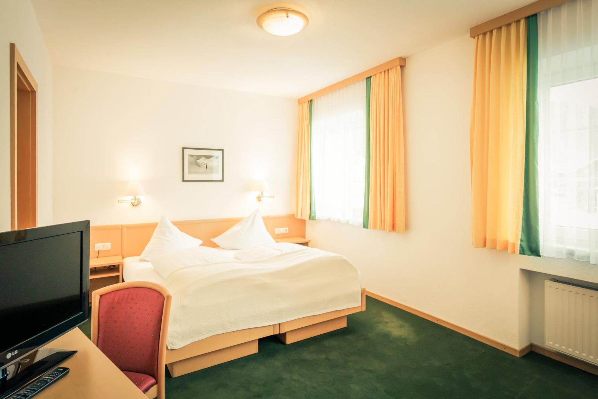 Posthotel Lechtal, Arlberg ホルツガウ エクステリア 写真